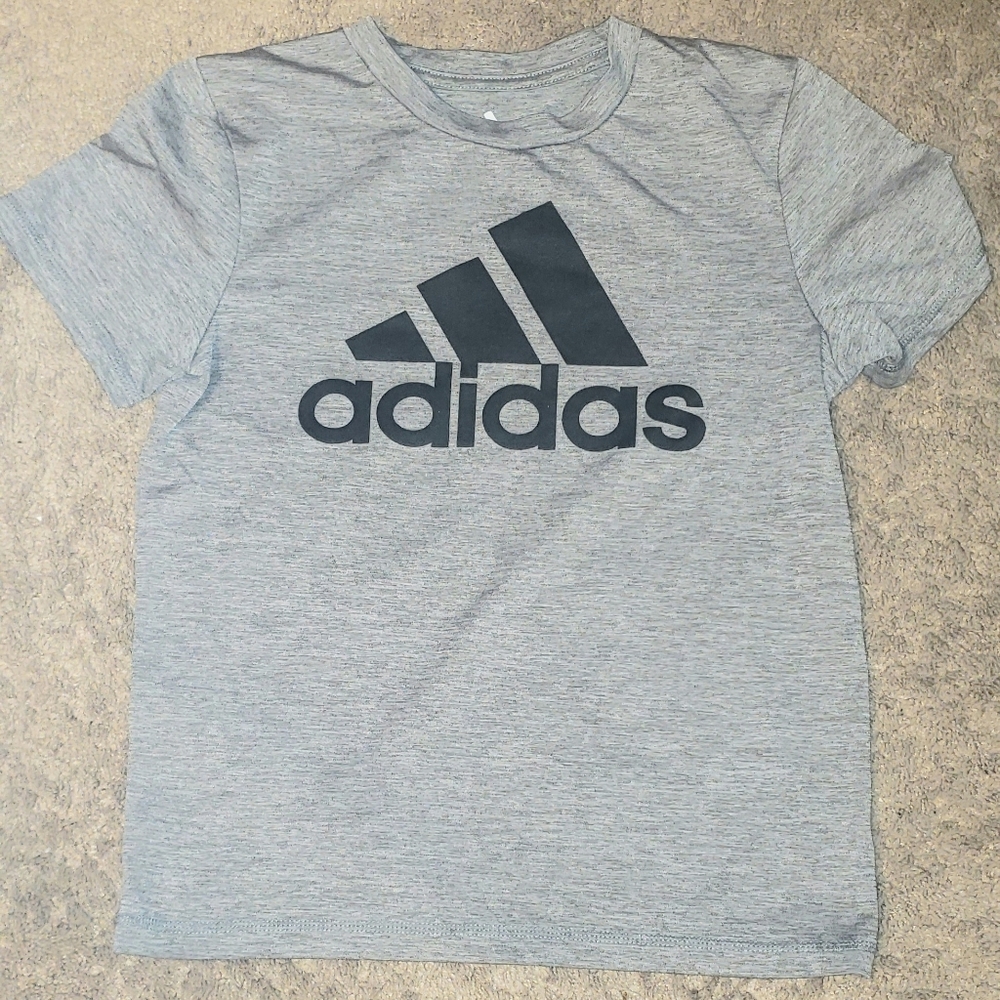 Adidas T-Shirt